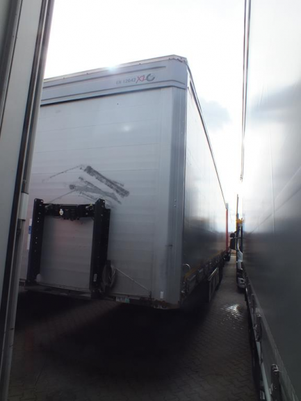 Zdjęcie przedmiotu: AUCTION OF THE DAY KOEGEL SN 24 Curtain trailer