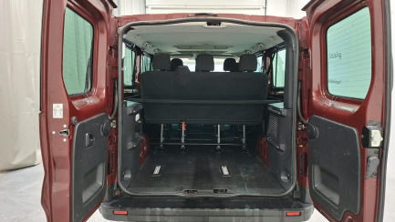 Zdjęcie przedmiotu: RENAULT/CARPOL TRAFIC Combi 2.0 dCi E6d 3.1t L2 Equilibre