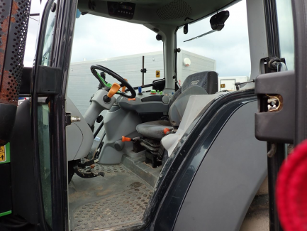 Zdjęcie przedmiotu: DEUTZ-FAHR agricultural tractor...