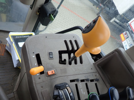 Zdjęcie przedmiotu: Ciągnik rolniczy JOHN DEERE 6115M L003