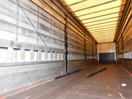 Zdjęcie przedmiotu: AUCTION OF THE DAY WIELTON NS3K Curtain trailer