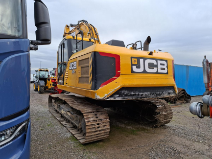 Zdjęcie przedmiotu: Гусеничний екскаватор JCB 220X + валкова головка GREENTEC UFKES FC 370 для обрізки дерев та кущів