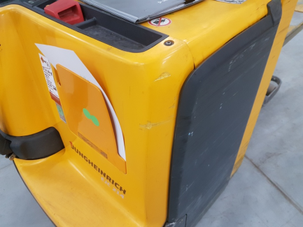 Zdjęcie przedmiotu: W&oacute;zek widłowy Jungheirich EJC214 115 535 DZ 