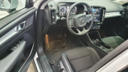 Zdjęcie przedmiotu: Volvo XC40 D3 SCR Momentum aut