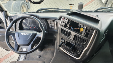 Zdjęcie przedmiotu: Iveco AS440T/P 4x2 Hi-Way