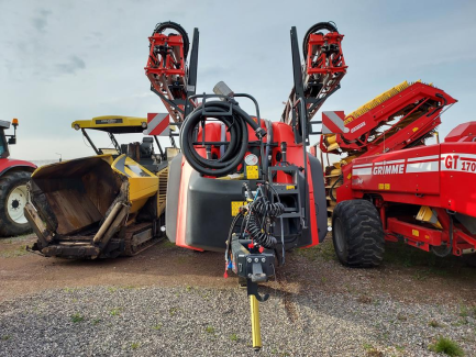 Zdjęcie przedmiotu: Kubota XTS4 trailed field sprayer with HSA 24/7 boom