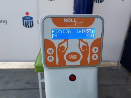 Zdjęcie przedmiotu: A cosmetic device used for massage with rotating roller equipped with an IR lamp supporting the effects of the STUDIO FIGURA Roll Shaper treatment