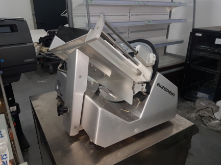 Zdjęcie przedmiotu: Lady chłodnicze z krajalnicą do wędlin i ser&oacute;w