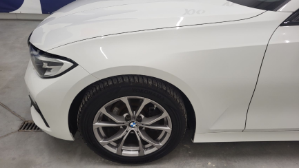 Zdjęcie przedmiotu: BMW 318i Sport Line aut