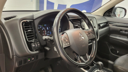 Zdjęcie przedmiotu: Mitsubishi Outlander 2.0 Intense Comfort 4WD CVT