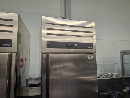 Zdjęcie przedmiotu: A set of catering equipment