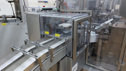 Zdjęcie przedmiotu: Automatic machine for packing butter into TREPKO 822 cubes and collective packing cubes into boxes TREPKO 710