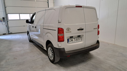 Zdjęcie przedmiotu: Toyota PROACE 2.0 CRD E6.3 3.1t Medium Active Aut.