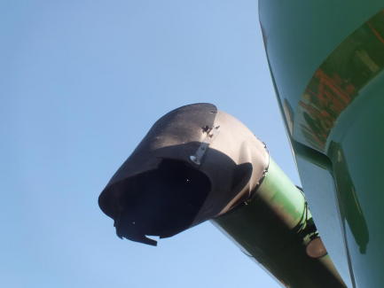 Zdjęcie przedmiotu: JOHN DEERE S690 S600 harvester + header JOHN DEERE model 635R with a header carriage