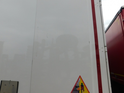 Zdjęcie przedmiotu: KRONE SD Curtain semitrailer