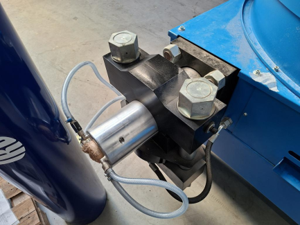 Zdjęcie przedmiotu: Brykieciarka hydrauliczna POR OSCAR 9,3 kW