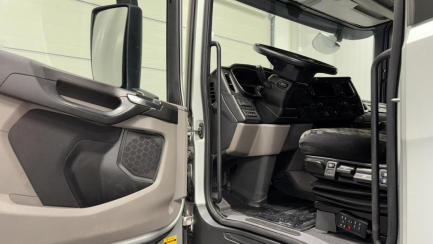 Zdjęcie przedmiotu: SCANIA R450 E6 20.1t LA 4x2 EB Highline