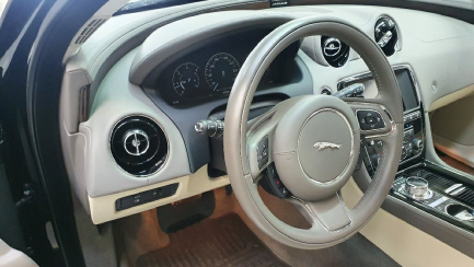 Zdjęcie przedmiotu: JAGUAR, XJ 15-, 3.0 D V6 Premium Luxury
