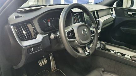 Zdjęcie przedmiotu: Volvo XC60 B5 D AWD R-Design aut