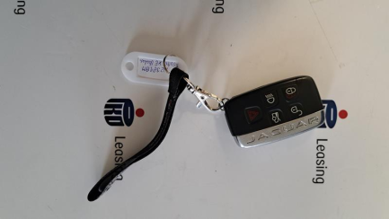 Zdjęcie przedmiotu: Jaguar Xe 2.0 Diesel E6 Pure Aut.