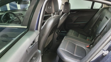 Zdjęcie przedmiotu: Jaguar Xe 2.0 D AWD Prestige aut