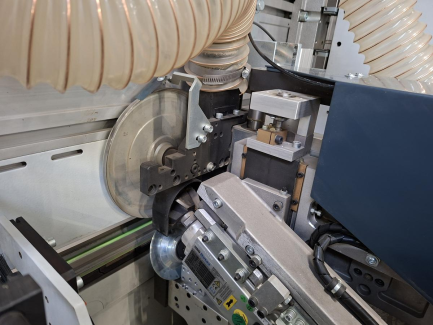 Zdjęcie przedmiotu: Односторонній крайкооблицювальний верстат BIESSE STREAM A 5.5 SMART