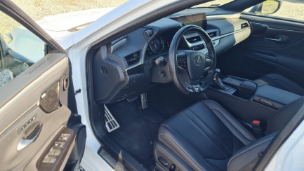 Zdjęcie przedmiotu: Lexus ES300H F Sport