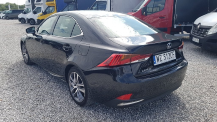 Zdjęcie przedmiotu: Lexus IS300h Elegance