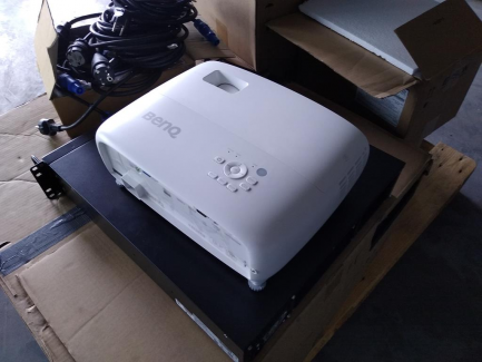 Zdjęcie przedmiotu: Multimedia equipment (projectors, lenses)