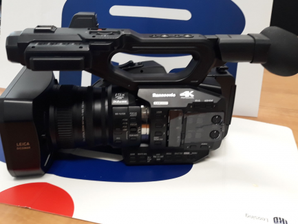 Zdjęcie przedmiotu: PANASONIC AG-UX90 CAMERA + аксесуари