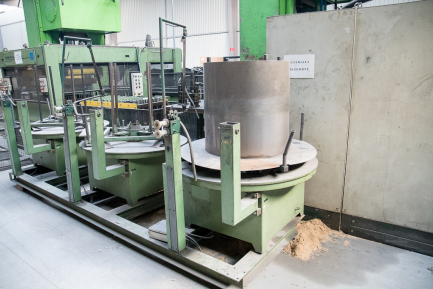 Zdjęcie przedmiotu: Technological line for the production of SICODAN condensers CONDENSER line