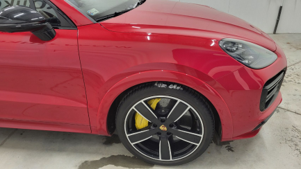 Zdjęcie przedmiotu: Porsche Cayenne Turbo Błędny wpis mocy i pojemności silnika w DR