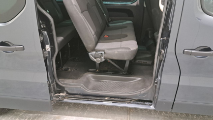 Zdjęcie przedmiotu: RENAULT/CARPOL TRAFIC Combi 2.0 dCi E6d 3.1t L2 Pack Clim