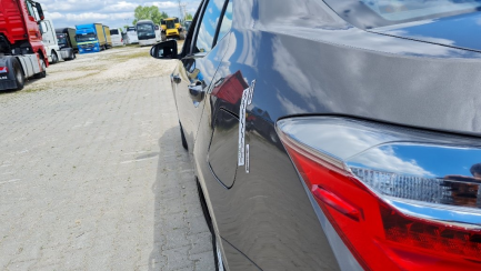 Zdjęcie przedmiotu: Toyota Corolla sedan 1.6 Comfort