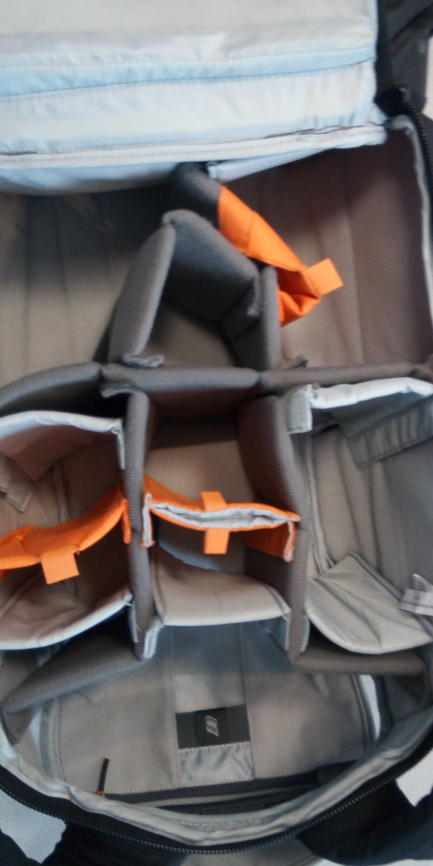 Zdjęcie przedmiotu: Photographic equipment set (CARL ZEISS Batis 25 mm f / 2 / Sony E lens, MARUMI Fit filter + Slim Protect 62mm, QUADRALITE Stroboss 36 Sony lamp, LOWEPRO ProTactic BP 450 AW II backpack, SANDISC 64GB memory cards)