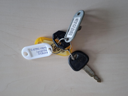 Zdjęcie przedmiotu: Koparka gąsienicowa HYUNDAI ROBEX 235LCR-9