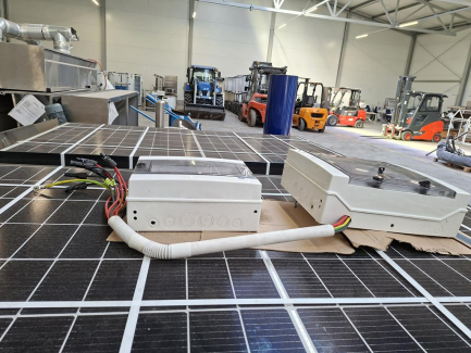 Zdjęcie przedmiotu: Elementy instalacji fotowoltaicznej o mocy 25,56 kWp