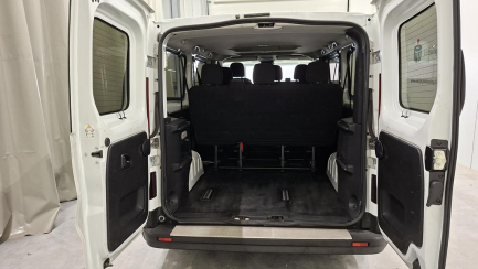 Zdjęcie przedmiotu: RENAULT/CARPOL Trafic Combi 2.0 dCi L2 Equilibre E6d 3.1t