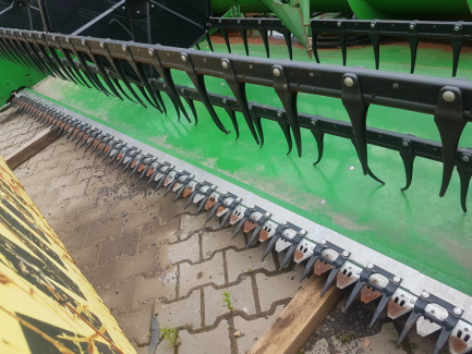 Zdjęcie przedmiotu: Kombajn Zbożowy John Deere W 330 Z HEDEREM I STOŁEM DO RZEPAKU