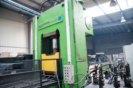 Zdjęcie przedmiotu: Technological line for the production of SICODAN condensers CONDENSER line