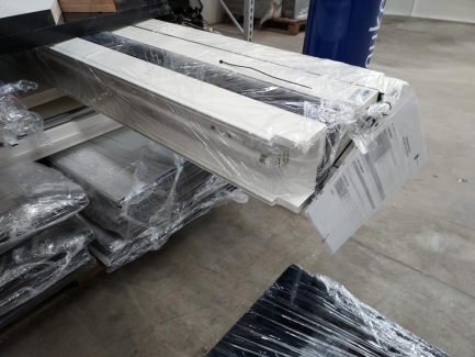 Zdjęcie przedmiotu: Обладнання магазину - меблі (каса, шафа для книг, кубики з висувними ящиками, фронтальні меблі)