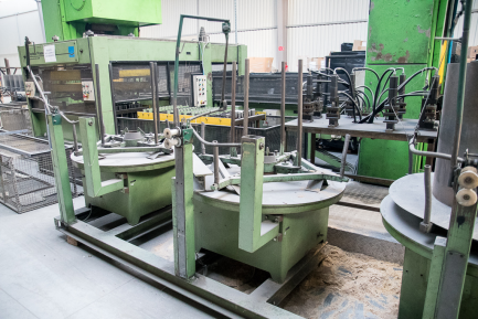 Zdjęcie przedmiotu: Technological line for the production of SICODAN condensers CONDENSER line