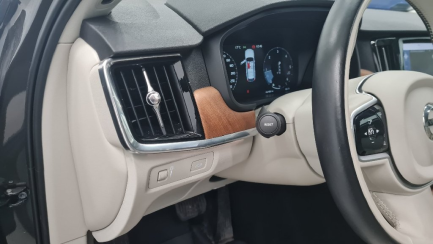 Zdjęcie przedmiotu: Volvo V90 D4 Momentum Pro aut