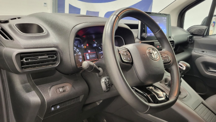 Zdjęcie przedmiotu: Toyota Proace City Verso 1.2 D-4T Family