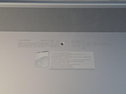 Zdjęcie przedmiotu: NOTEBOOK ASUS ZS16OLED UM5606WA-RK268X R-AI9HX370 32G 2TS R890M 16 120 W11P WHT