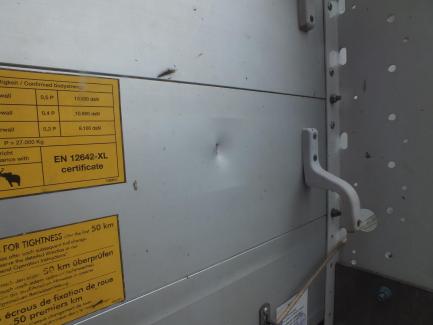 Zdjęcie przedmiotu: SCHMITZ CARGOBULL SCB*S3T Curtain semitrailer