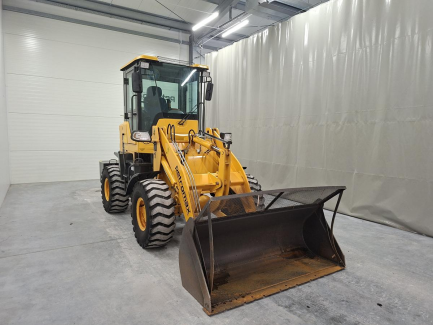 Zdjęcie przedmiotu: Ładowarka kołowa przegubowa PETROMAX PM 916