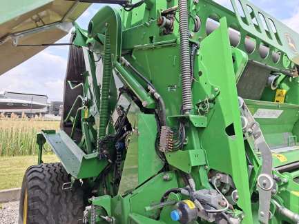 Zdjęcie przedmiotu: Прес-підбирач JOHN DEERE V451HR