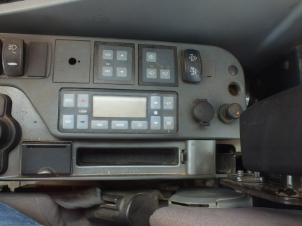 Zdjęcie przedmiotu: Koparka gąsiennicowa DOSSAN DX 530 LC-3