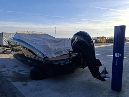 Zdjęcie przedmiotu: VTS FLYING SHARK 7.7 motorboat